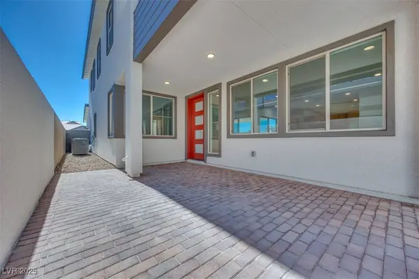 991 Golden Summit Ave, Las Vegas, NV 89138