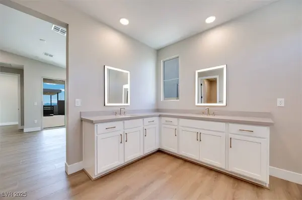 990 Golden Sands Drive, Las Vegas, NV 89128