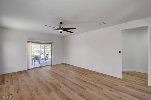 2100 Desert Woods Drive, Henderson, NV 89012