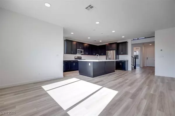 1321 Crimson Sunbird AVE, North Las Vegas, NV 89084