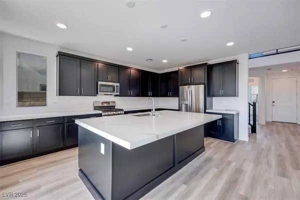 1321 Crimson Sunbird AVE, North Las Vegas, NV 89084