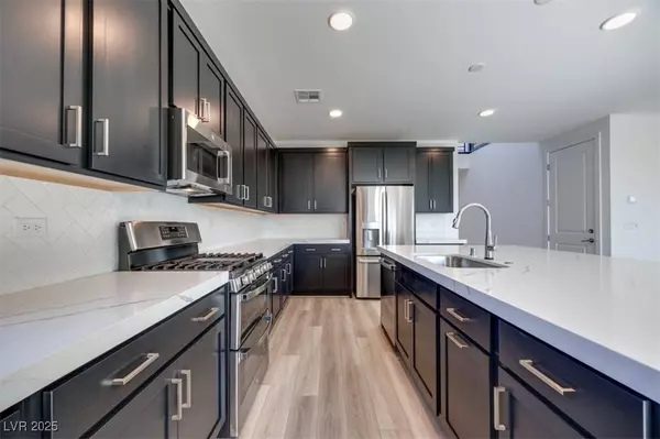 1321 Crimson Sunbird AVE, North Las Vegas, NV 89084