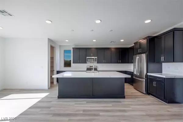 1321 Crimson Sunbird AVE, North Las Vegas, NV 89084