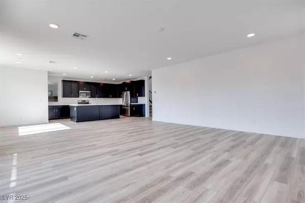 1321 Crimson Sunbird AVE, North Las Vegas, NV 89084