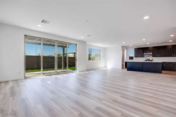 1321 Crimson Sunbird AVE, North Las Vegas, NV 89084