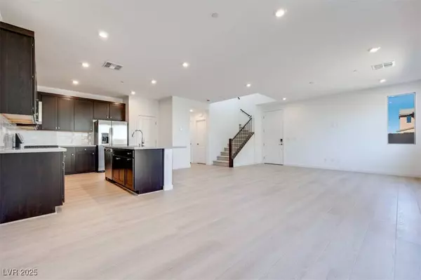 9756 Rock Cliff ST, Las Vegas, NV 89141