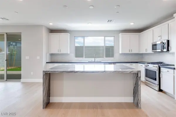 10433 Smokey Mariposa AVE, Las Vegas, NV 89166