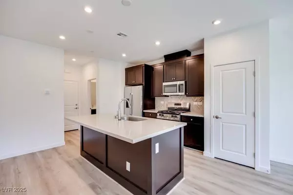 4343 Tallow Falls AVE, Las Vegas, NV 89141