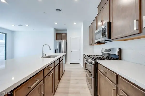 9221 Litvin ST, Las Vegas, NV 89166