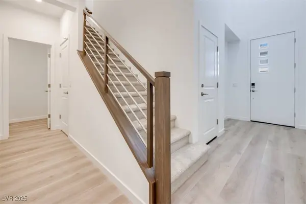 9221 Litvin ST, Las Vegas, NV 89166