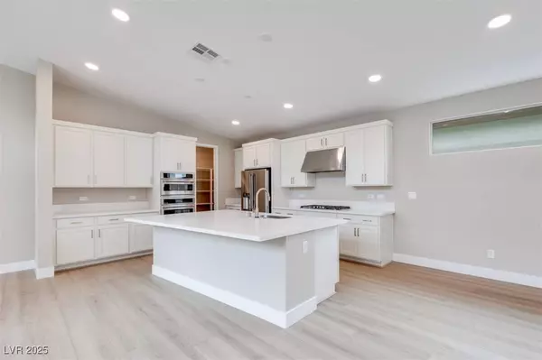 10361 Hanging Lake ST, Las Vegas, NV 89166