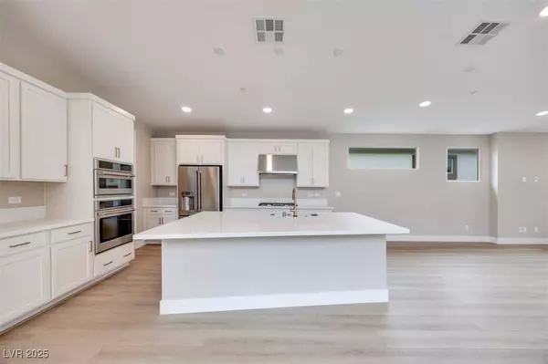 10361 Hanging Lake ST, Las Vegas, NV 89166