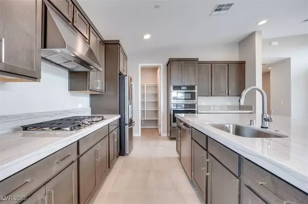 10408 Peako Hills AVE, Las Vegas, NV 89166