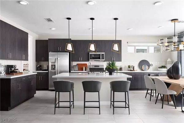 1204 Crimson Sunbird ST, North Las Vegas, NV 89084