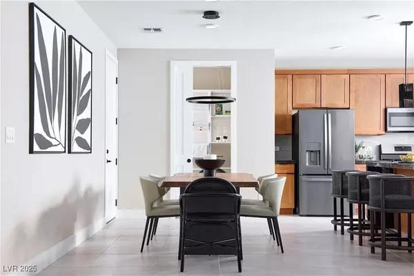 1208 Crimson Sunbird ST, North Las Vegas, NV 89084