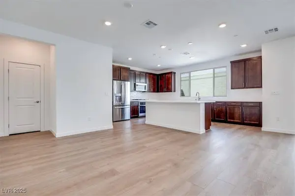 10119 Canyon Pine ST, Las Vegas, NV 89166