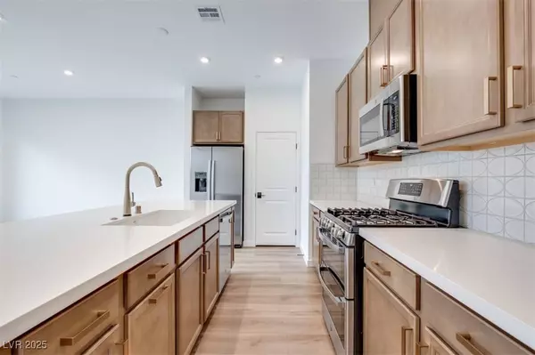 4301 Park Edge CT, Las Vegas, NV 89141