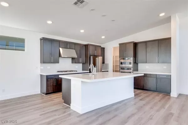 10340 Narrows ST, Las Vegas, NV 89166