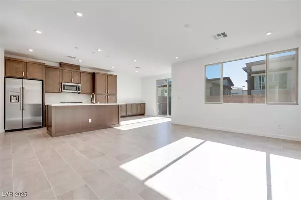 11935 Angle Cliff AVE, Las Vegas, NV 89138