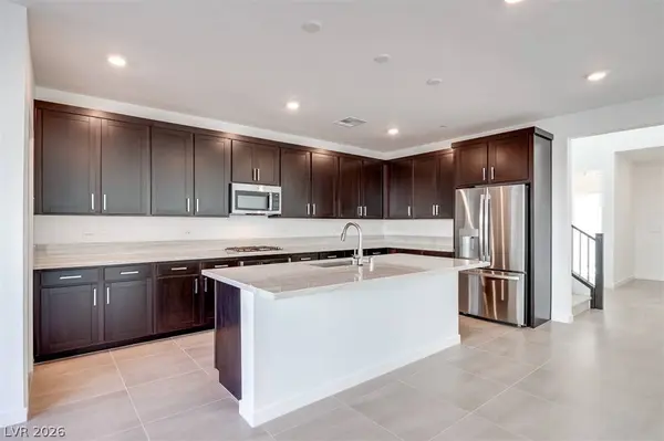 10472 Mountain Aster AVE, Las Vegas, NV 89166