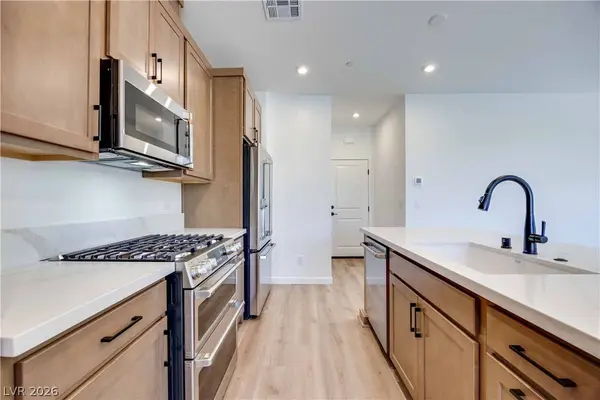 11952 Angle Cliff AVE, Las Vegas, NV 89138