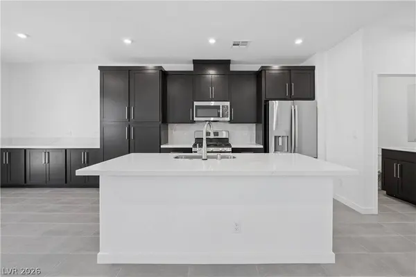 11970 Angle Cliff AVE, Las Vegas, NV 89138