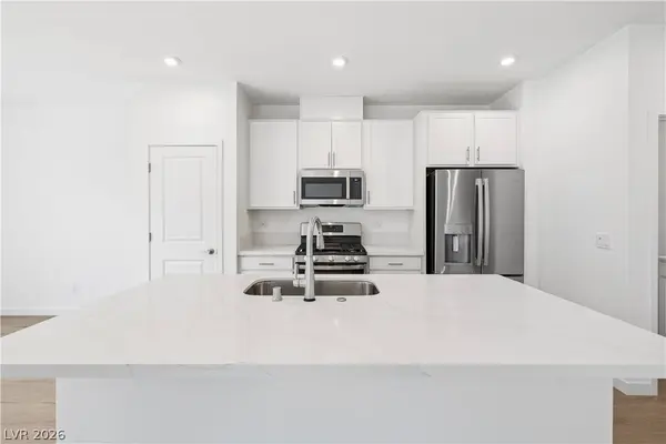 9221 Harworth ST, Las Vegas, NV 89166