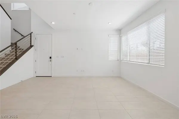 11965 Angle Cliff AVE, Las Vegas, NV 89138