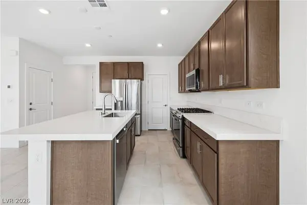 10457 Mountain Aster AVE, Las Vegas, NV 89166