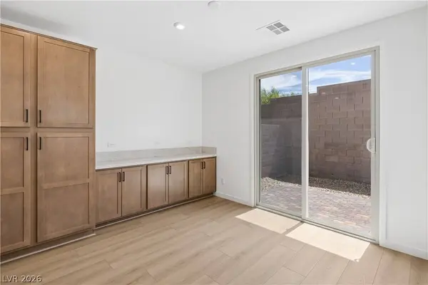 11977 Angle Cliff AVE, Las Vegas, NV 89138