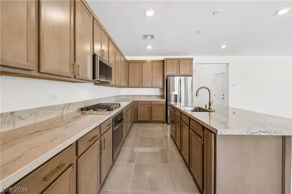 10456 Mountain Aster AVE, Las Vegas, NV 89166