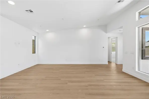 971 Golden Summit AVE, Las Vegas, NV 89138