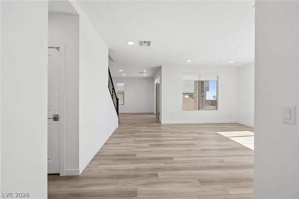 12231 Summer Bloom LN, Las Vegas, NV 89138