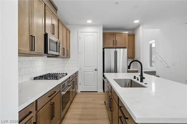 12236 Summer Bloom LN, Las Vegas, NV 89138