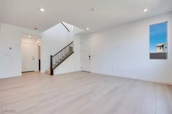 9756 Rock Cliff ST, Las Vegas, NV 89141