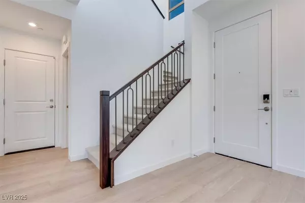 9756 Rock Cliff ST, Las Vegas, NV 89141