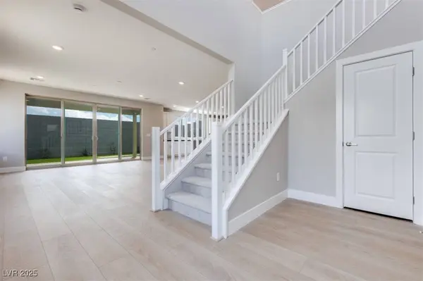 10433 Smokey Mariposa AVE, Las Vegas, NV 89166