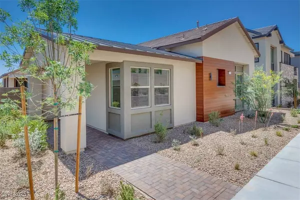 1021 Golden Summit DR, Las Vegas, NV 89138