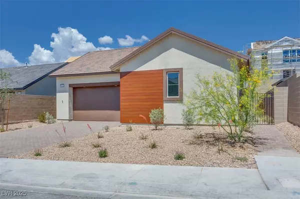 1021 Golden Summit DR, Las Vegas, NV 89138