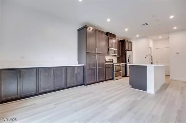 11904 Glide Reflection AVE, Las Vegas, NV 89138