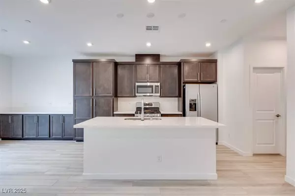 11904 Glide Reflection AVE, Las Vegas, NV 89138