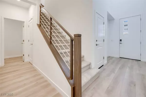 9221 Litvin ST, Las Vegas, NV 89166