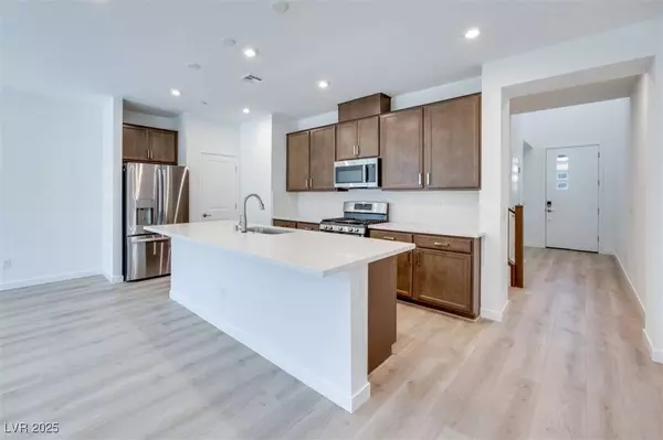 9221 Litvin ST, Las Vegas, NV 89166