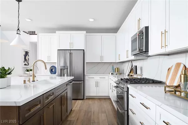 1212 Crimson Sunbird ST, North Las Vegas, NV 89084