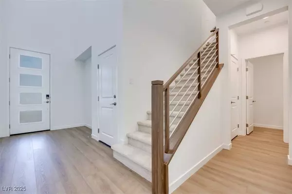 11899 Angle Cliff AVE, Las Vegas, NV 89138