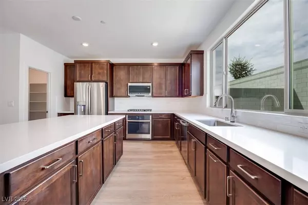 10119 Canyon Pine ST, Las Vegas, NV 89166