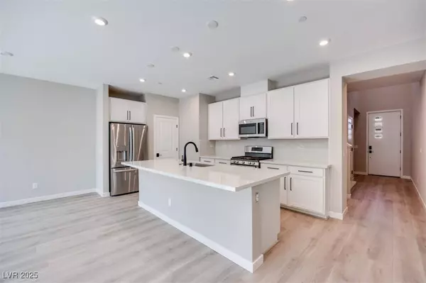 9245 Litvin ST, Las Vegas, NV 89166