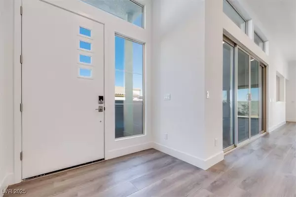 10340 Narrows ST, Las Vegas, NV 89166