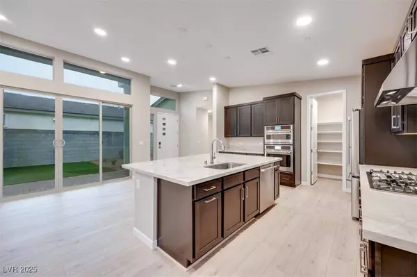 10325 Mulberry Crest AVE, Las Vegas, NV 89166