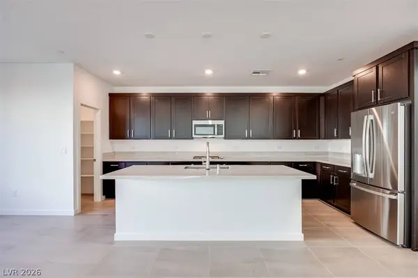 10472 Mountain Aster AVE, Las Vegas, NV 89166